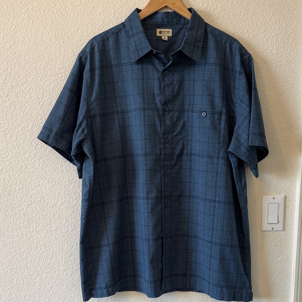 Haggar Easy Care Button Down Short Sleeve Shirt, XL, Blue/Dark Blue